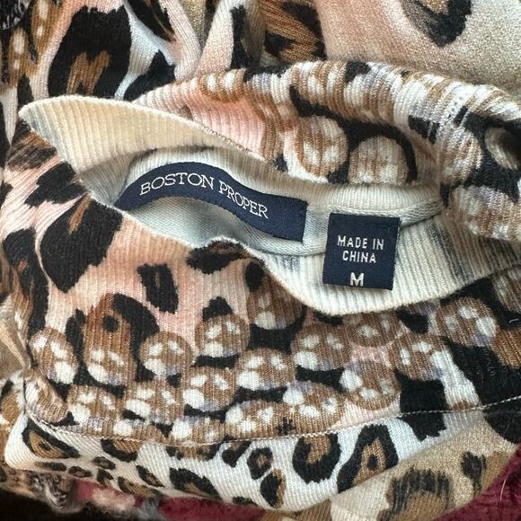 Boston Proper Leopard Mock Neck Top Faux Fur Cuffs Sweater Women’s M | Fall - Picture 5 of 6